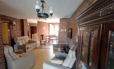Casa en venta - 4 Dormitorios 3 Baños - Cochera - 250Mts2 - Balcarce