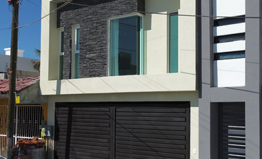 Casa Ocaso en Puesta del Sol