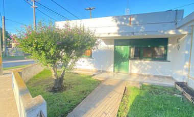 Casa 3 Dormitorios con cochera - Córdoba 700 - Pérez | Venta