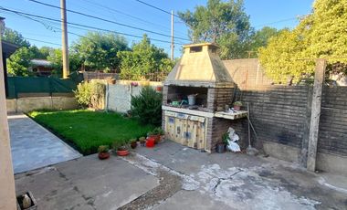 Casa 3 Dormitorios con cochera - Córdoba 700 - Pérez | Venta