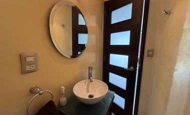 Casa en venta actualizada en Boulevares con excelente ubicación