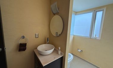 Casa en venta actualizada en Boulevares con excelente ubicación