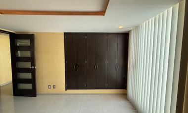 Casa en venta actualizada en Boulevares con excelente ubicación