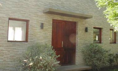 Casa en venta - 3 Dormitorios 3 Baños - Cochera - 1.968Mts2 - Chivilcoy