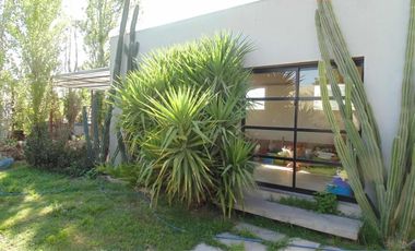 Casa en venta - 3 Dormitorios 3 Baños - Cochera - 1.968Mts2 - Chivilcoy