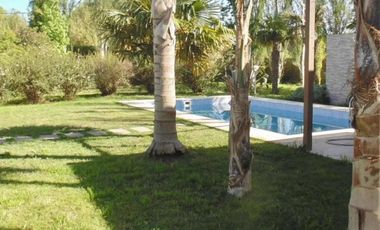 Casa en venta - 3 Dormitorios 3 Baños - Cochera - 1.968Mts2 - Chivilcoy