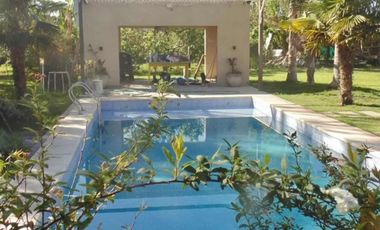 Casa en venta - 3 Dormitorios 3 Baños - Cochera - 1.968Mts2 - Chivilcoy