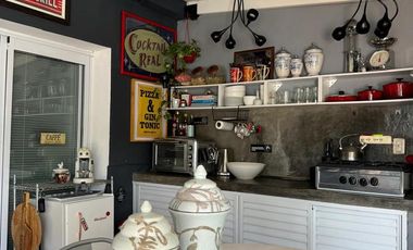 VENTA - Casa excelente de 4 dormitorios con oficina y jardin con pileta