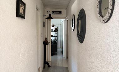 VENTA - Casa excelente de 4 dormitorios con oficina y jardin con pileta