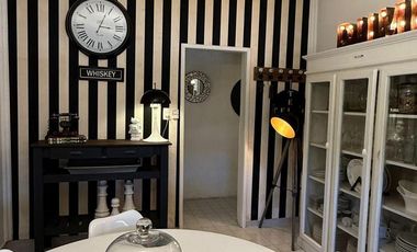 VENTA - Casa excelente de 4 dormitorios con oficina y jardin con pileta