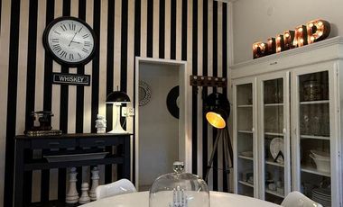 VENTA - Casa excelente de 4 dormitorios con oficina y jardin con pileta