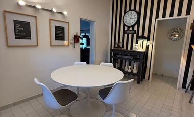 VENTA - Casa excelente de 4 dormitorios con oficina y jardin con pileta