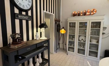 VENTA - Casa excelente de 4 dormitorios con oficina y jardin con pileta