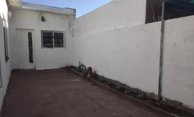 Casas en venta - 4 Dormitorios 3 Baños - 300Mts2 - Temperley