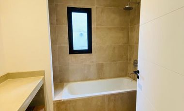 Casa en  Santa Elena , Pilar del este.