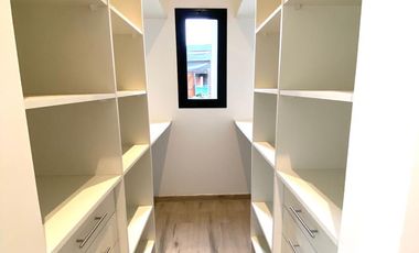 Casa en  Santa Elena , Pilar del este.