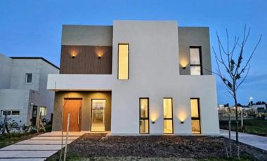 Casa en  Santa Elena , Pilar del este.