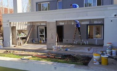 Casa en venta - 3 Dormitorios 3 Baños - 227Mts2 - Pilar