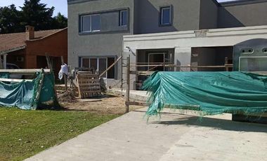 Casa en venta - 3 Dormitorios 3 Baños - 227Mts2 - Pilar