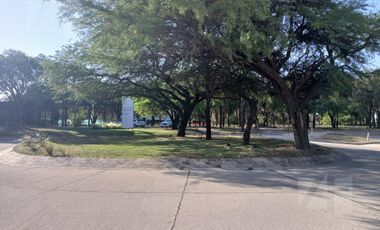 Departamento en  3 Dormitorios, 3 baños y Cochera en VALLE ESCONDIDO