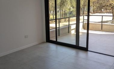 Departamento en  3 Dormitorios, 3 baños y Cochera en VALLE ESCONDIDO