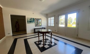 Casa en Venta, 3 Dormitorios, en Barrio Monet, Campana