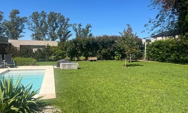 Casa en Venta, 3 Dormitorios, en Barrio Monet, Campana