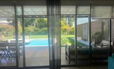 Casa en Venta, 3 Dormitorios, en Barrio Monet, Campana