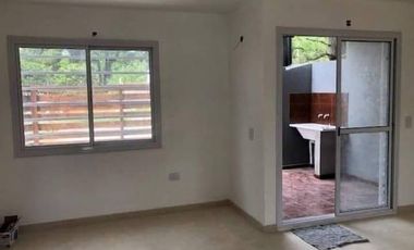 PH en venta - 2 Dormitorios 1 Baño - Cochera - 70Mts2 - Aguas Verdes