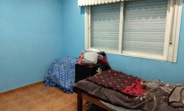 Amplio chalet con gran terreno a la venta en Gonzalez Catan