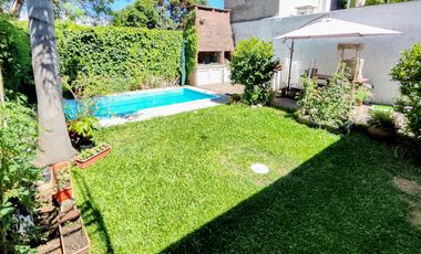 VENTA/PERMUTA - Casa de 3 dormitorios con cochera, jardín y pileta. Granadero Baigorria.