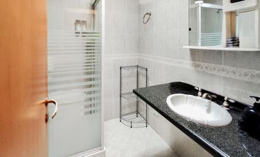 VENTA/PERMUTA - Casa de 3 dormitorios con cochera, jardín y pileta. Granadero Baigorria.