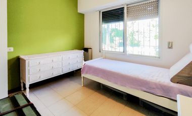 VENTA/PERMUTA - Casa de 3 dormitorios con cochera, jardín y pileta. Granadero Baigorria.