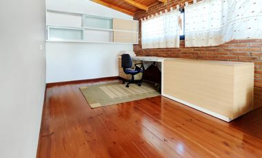 VENTA/PERMUTA - Casa de 3 dormitorios con cochera, jardín y pileta. Granadero Baigorria.