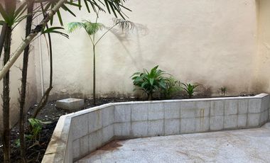 Departamento en  planta baja con hermoso patio