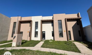 Casa 2 Dormitorios con jardín- Sarmiento 900 - Estancia Las Moras - Ricardone | Venta