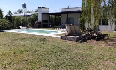 Casa en venta - 2 Dormitorios 1 Baño - Oliveros