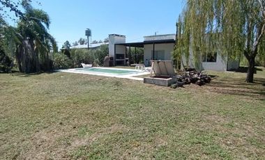 Casa en venta - 2 Dormitorios 1 Baño - Oliveros