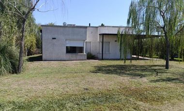 Casa en venta - 2 Dormitorios 1 Baño - Oliveros