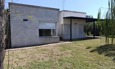 Casa en venta - 2 Dormitorios 1 Baño - Oliveros