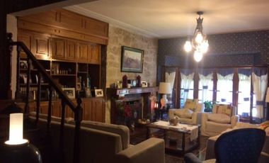 Venta - Chalet 4 amb. en Quilmes Residencial c/ piscina y quincho - U$S 250.000