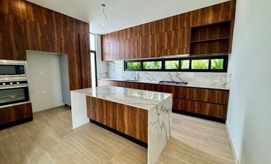 Casa moderna en renta con alberca y amenidades – Conkal, Mérida