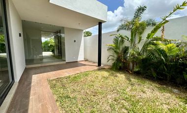 Casa moderna en renta con alberca y amenidades – Conkal, Mérida