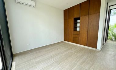 Casa moderna en renta con alberca y amenidades – Conkal, Mérida