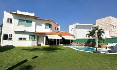 CASA EN VENTA EN LOMAS DE COCOYOC