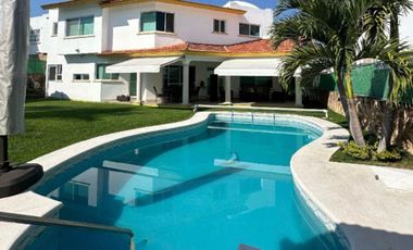 CASA EN VENTA EN LOMAS DE COCOYOC
