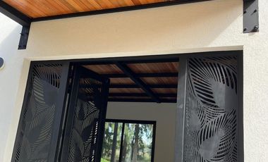 Casa en venta - 3 Dormitorios 3 Baños - 919Mts2 - La Plata