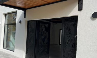 Casa en venta - 3 Dormitorios 3 Baños - 919Mts2 - La Plata