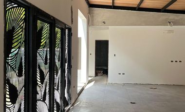 Casa en venta - 3 Dormitorios 3 Baños - 919Mts2 - La Plata