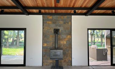 Casa en venta - 3 Dormitorios 3 Baños - 919Mts2 - La Plata